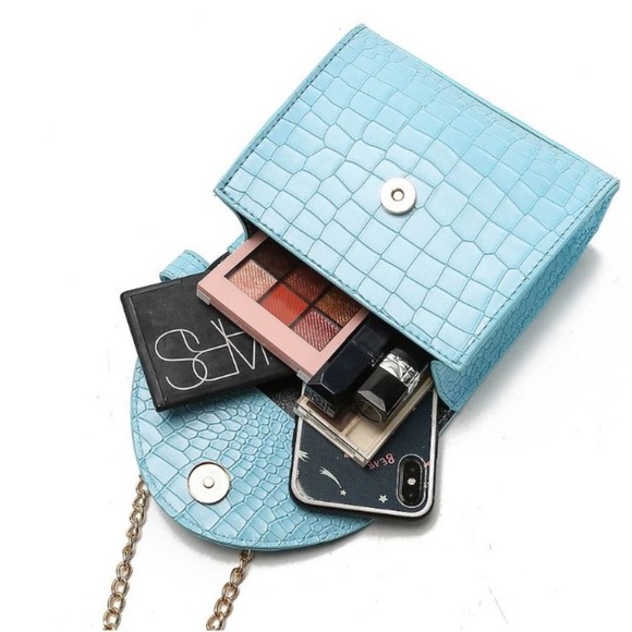 🎉HP3/15 Mini Aqua Croc Embossed Chain Satchel Bag - Picture 2 of 4